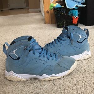 Jordan 7 Pantone